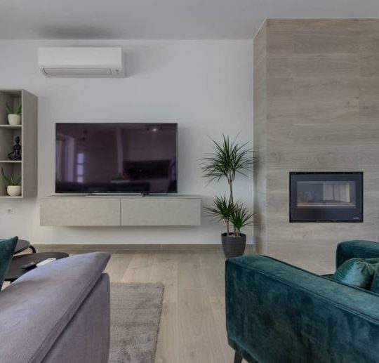 Современная вилла в окрестностях Пулы, 4 спальни, бассейн, на лето