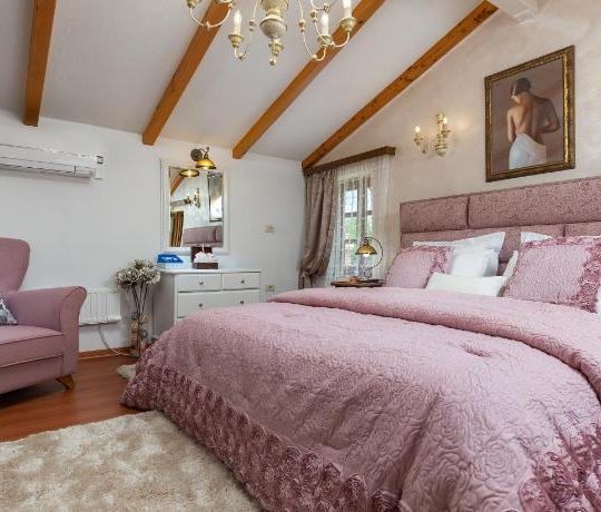 дом СВЕТВИНЧЕНАТ, КРАСИВЫЙ, УДОБНЫЙ КАМЕННЫЙ ДОМ, САД 2000M2, ОЛИВКИ