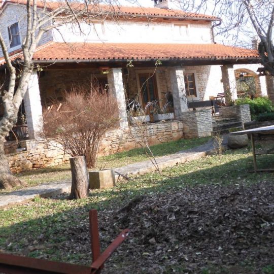 дом СВЕТВИНЧЕНАТ, КРАСИВЫЙ, УДОБНЫЙ КАМЕННЫЙ ДОМ, САД 2000M2, ОЛИВКИ