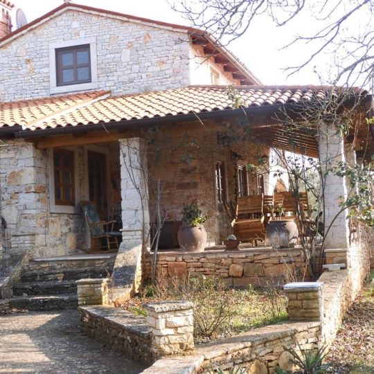 дом СВЕТВИНЧЕНАТ, КРАСИВЫЙ, УДОБНЫЙ КАМЕННЫЙ ДОМ, САД 2000M2, ОЛИВКИ