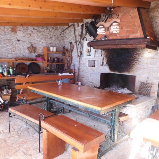 дом СВЕТВИНЧЕНАТ, КРАСИВЫЙ, УДОБНЫЙ КАМЕННЫЙ ДОМ, САД 2000M2, ОЛИВКИ