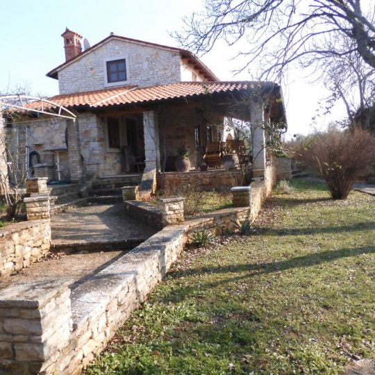 дом СВЕТВИНЧЕНАТ, КРАСИВЫЙ, УДОБНЫЙ КАМЕННЫЙ ДОМ, САД 2000M2, ОЛИВКИ