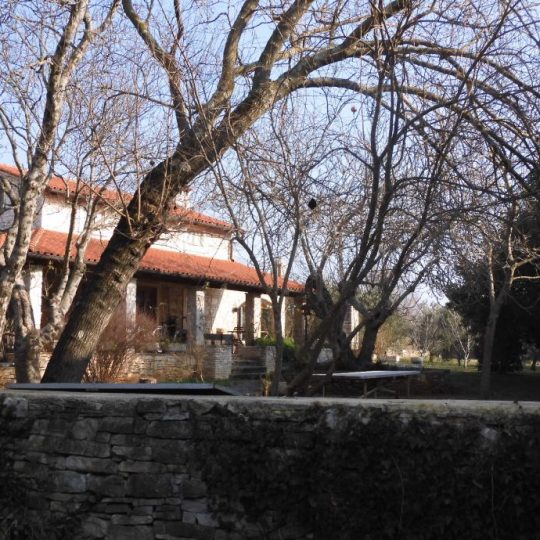 дом СВЕТВИНЧЕНАТ, КРАСИВЫЙ, УДОБНЫЙ КАМЕННЫЙ ДОМ, САД 2000M2, ОЛИВКИ