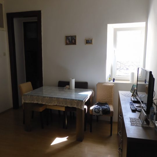 ПУЛА, КВАРТИРА В 3 МИНУТАХ ДО АРЕНЫ ПЕШКОМ, ПЕРВЫЙ ЭТАЖ