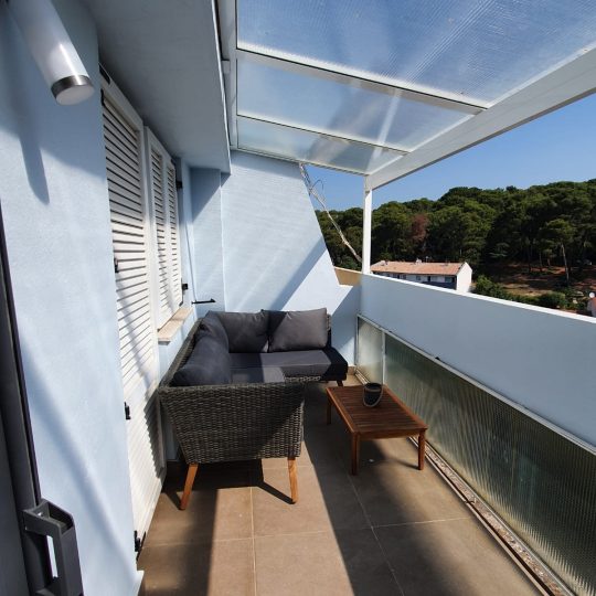 Apartment PULA, ELEVATOR, RENOVATED 40m2 and 98m2, WATERFRONT AND ARENA TWO MINUTES ON FOOT