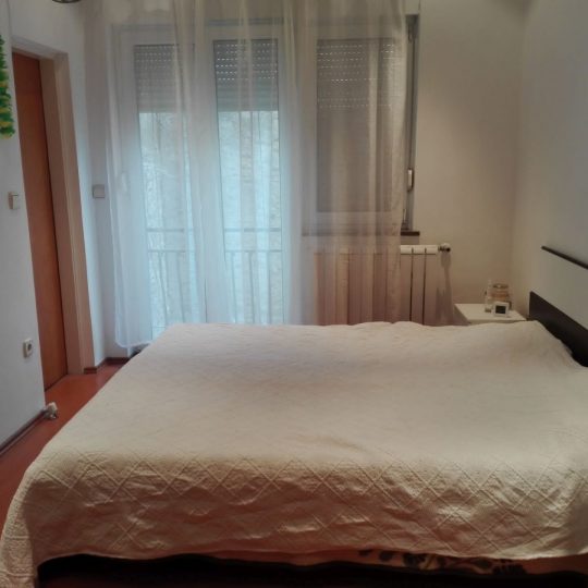 Квартира ПУЛА, ИСТИННЫЙ ЦЕНТР, ПЕРВЫЙ ЭТАЖ, ФАСАД, БАЛКОН