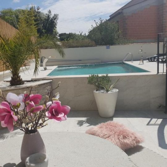 Пореч, дом с бассейном, 400 м2, сад 900 м2