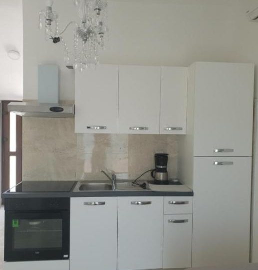 Пореч, дом с бассейном, 400 м2, сад 900 м2