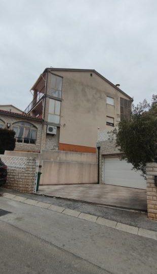 Пула, объект в функции дома престарелых, вид на море