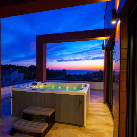 PREMANTURA KUĆA, PREDIVNA KUĆA S POGLEDOM NA MORE