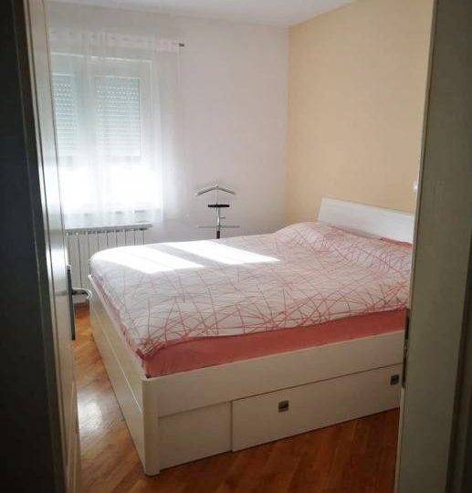 Wohnung PULA, ERSTER STOCK, ZWEI SCHLAFZIMMER, BALKON, ZENTRAL, GARAGE