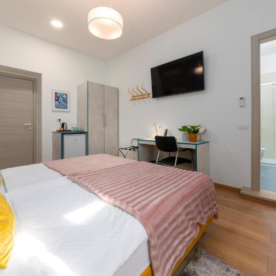 Apartment PULA, MITTE ZWEI SCHÖN EINGERICHTETE WOHNUNGEN