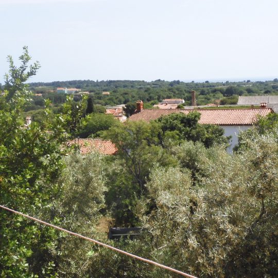 Kuća u Ližnjanu – kvalitetna gradnja za obiteljski život ili investiciju, s pogledom na more