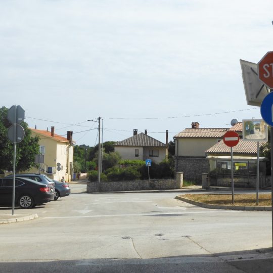 Kuća u Ližnjanu – kvalitetna gradnja za obiteljski život ili investiciju, s pogledom na more