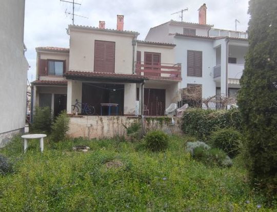 Pula, Haus 268 m2, ruhige Gegend, 163 m2 Garten