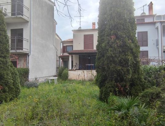 Pula, Haus 268 m2, ruhige Gegend, 163 m2 Garten