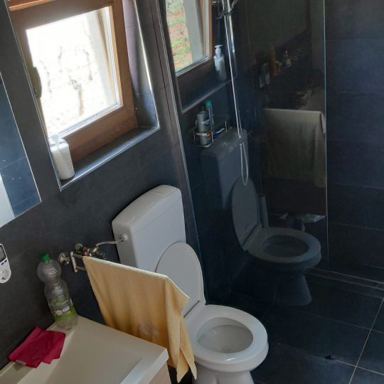 KUĆA ŠIKIĆI, ŠIŠAN, CCA 5 KM DO PULE, KUĆICA SA VRTOM I DVORIŠTEM