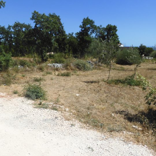 PERUŠKI, GRAĐEVINSKO ZEMLJIŠTE 437m2