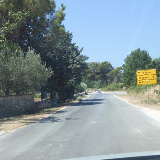 Galižana, Building plot