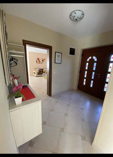 Fažana, villa 200 m2, blizina mora, bazen, odlična lokacija
