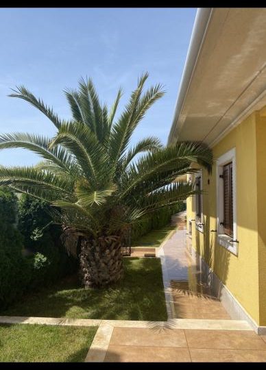 Fažana, villa 200 m2, blizina mora, bazen, odlična lokacija
