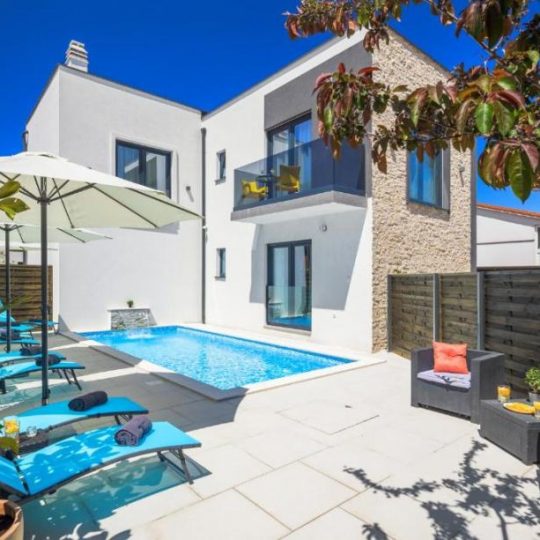 VALBANDON, IN DER NÄHE VON FAŽANA, HAUS MIT 4 WOHNUNGEN