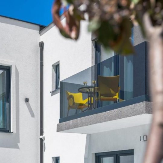 VALBANDON, IN DER NÄHE VON FAŽANA, HAUS MIT 4 WOHNUNGEN