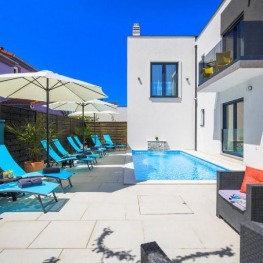VALBANDON, IN DER NÄHE VON FAŽANA, HAUS MIT 4 WOHNUNGEN