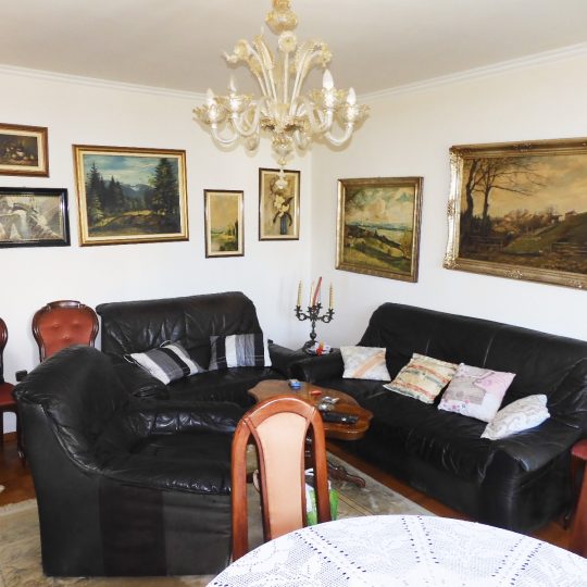 Kuća PULA, LIJEPA i UREDNA KUĆA SA DVA STANA, KOD GROŽNJANSKE ULICE