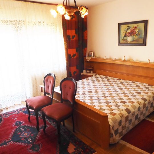 Kuća PULA, LIJEPA i UREDNA KUĆA SA DVA STANA, KOD GROŽNJANSKE ULICE