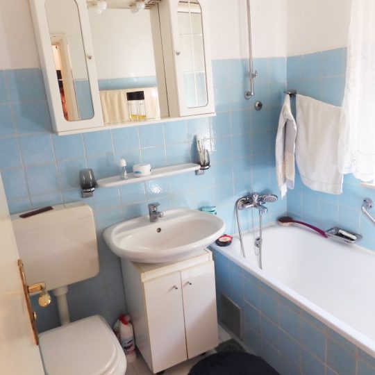 Kuća PULA, LIJEPA i UREDNA KUĆA SA DVA STANA, KOD GROŽNJANSKE ULICE