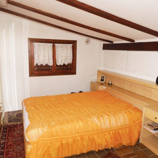 Kuća PULA, LIJEPA i UREDNA KUĆA SA DVA STANA, KOD GROŽNJANSKE ULICE