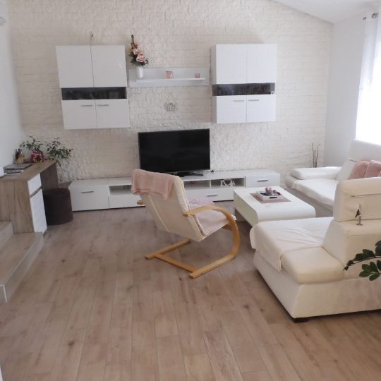 House PULA, 3 KM TO PULA, 4 KM TO MEDULINA, THREE BEDROOMS