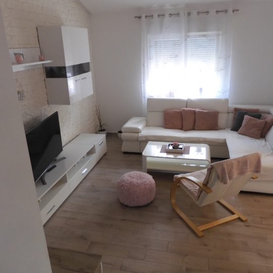 House PULA, 3 KM TO PULA, 4 KM TO MEDULINA, THREE BEDROOMS