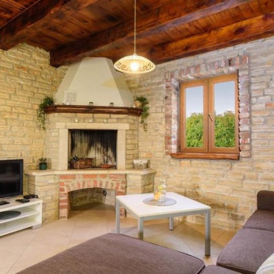 Rustic villa with pool, 4 bedrooms, sea view