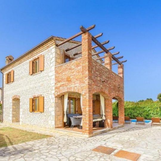 Rustic villa with pool, 4 bedrooms, sea view