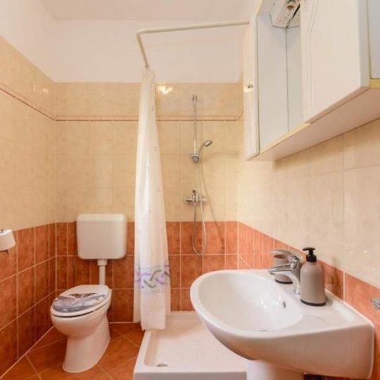 Rustic villa with pool, 4 bedrooms, sea view