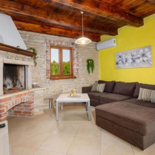 Rustic villa with pool, 4 bedrooms, sea view