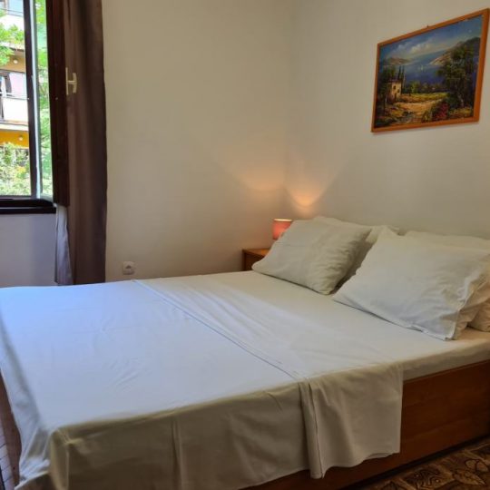 WOHNUNG PULA, VIER SCHLAFZIMMER, ZWEITER STOCK, IN DER NÄHE DER WIRTSCHAFTSSCHULE