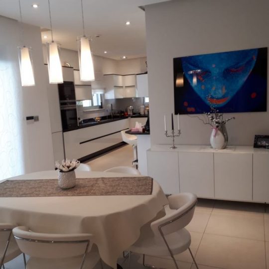 Okolica Banjola prekrasna villa sa bazenom 200m od plaže