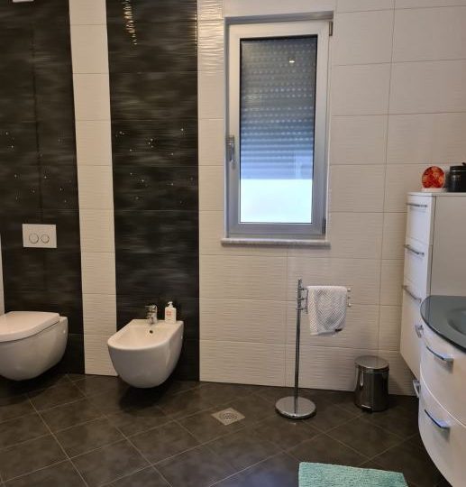 Okolica Banjola prekrasna villa sa bazenom 200m od plaže