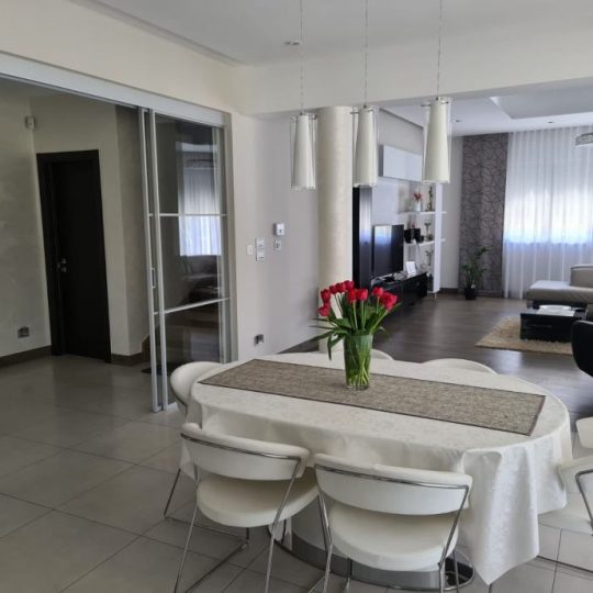 Okolica Banjola prekrasna villa sa bazenom 200m od plaže