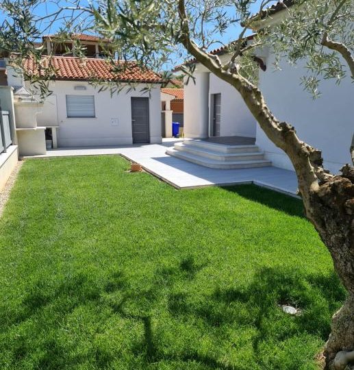 Okolica Banjola prekrasna villa sa bazenom 200m od plaže