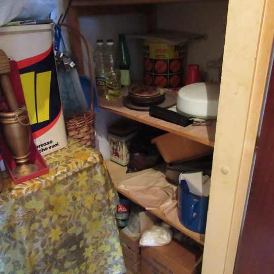 PULA, APARTMENT NEAR THE MARKET, OLDER NEW BUILDING