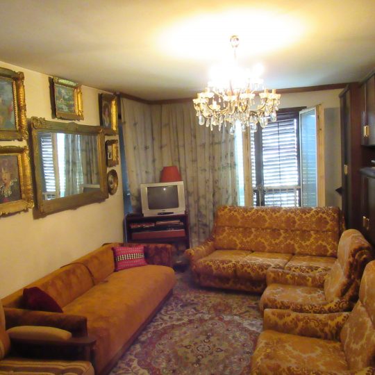 PULA, APARTMENT NEAR THE MARKET, OLDER NEW BUILDING