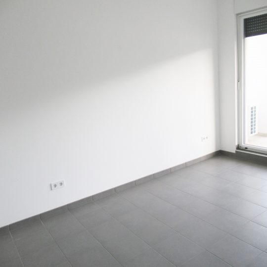APARTMENT IN PREMANTURI – TWO-ROOM APARTMENT WITH A LARGE COVERED TERRACE