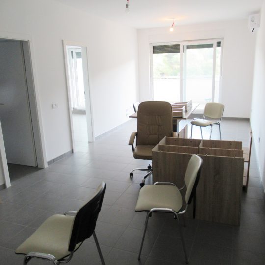 APARTMENT IN PREMANTURI – TWO-ROOM APARTMENT WITH A LARGE COVERED TERRACE