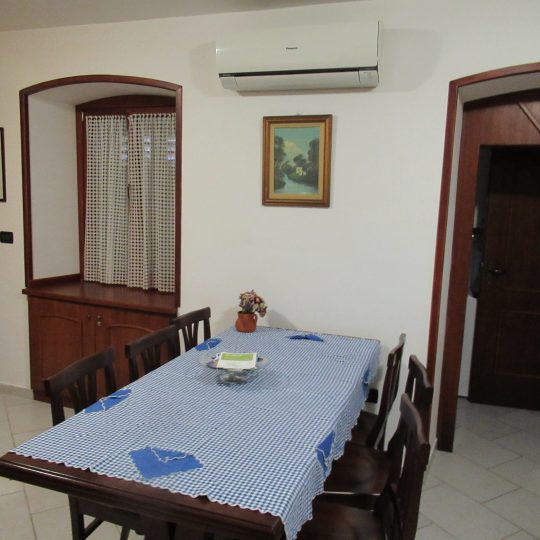 WOHNUNG PULA, SERGIJEVACA STRASSE, IN DER NÄHE VON PAVLO DEAKONAS AUFSTIEG