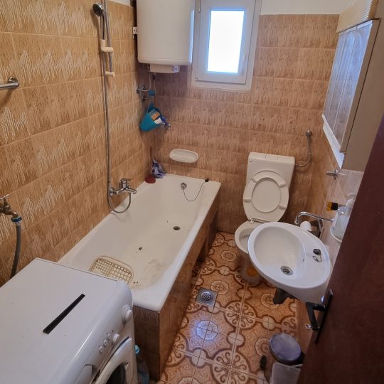 Дом с видом на море Перушки, большой сад, 2 квартиры