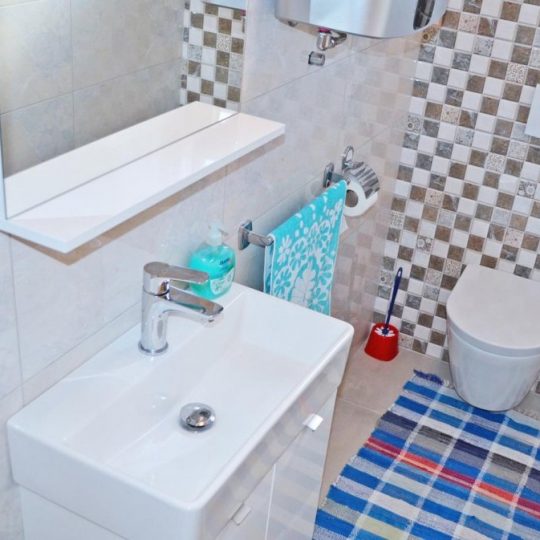 Medulin,kamena kuća 80.00 m2 sa bazenom
